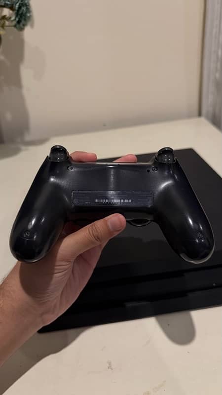 PlayStation 4 Pro 1 TB 9