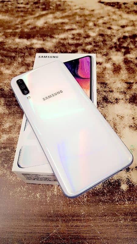 Samsung Galaxy A50 1