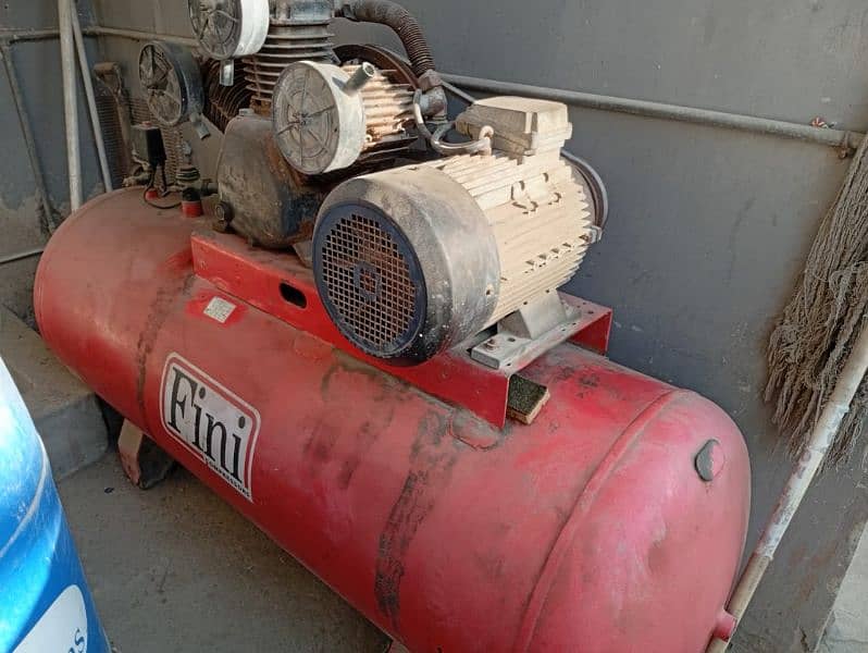 Air Compressor 500 Ltr and 2x10 hp motors 0