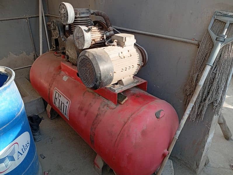 Air Compressor 500 Ltr and 2x10 hp motors 2