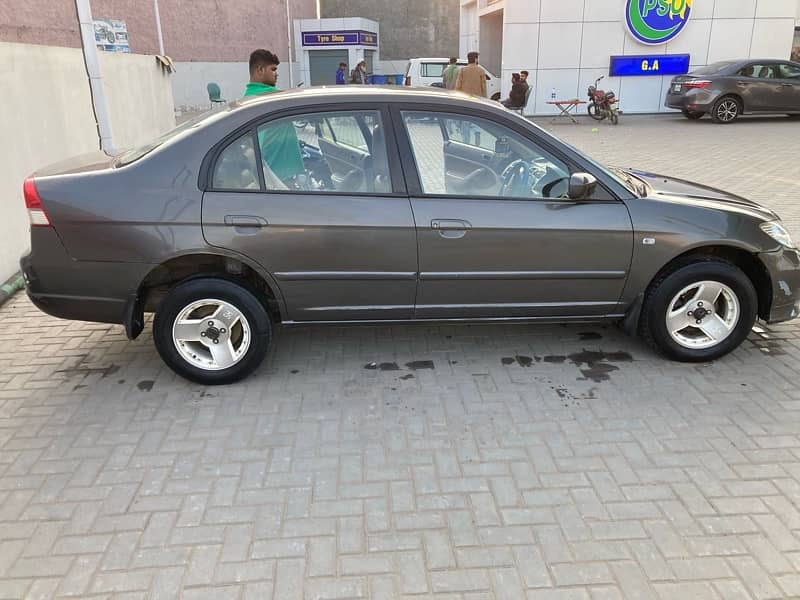 Honda Civic EXi 2005 4