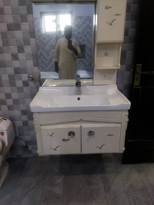 10 marla lower portion available for rent in shadaab garden main ferozpur road Lahore 5