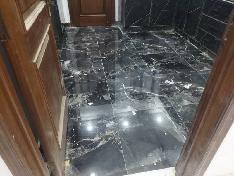 10 marla lower portion available for rent in shadaab garden main ferozpur road Lahore 33