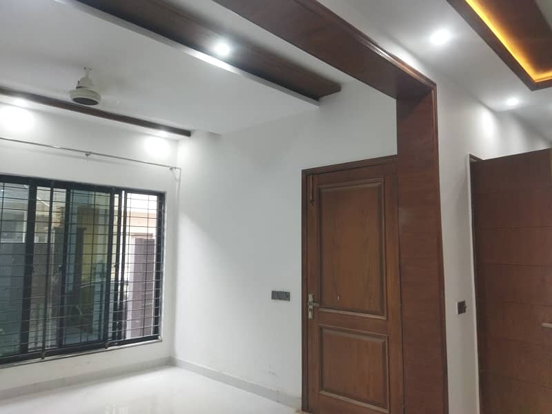 10 marla lower portion available for rent in shadaab garden main ferozpur road Lahore 34