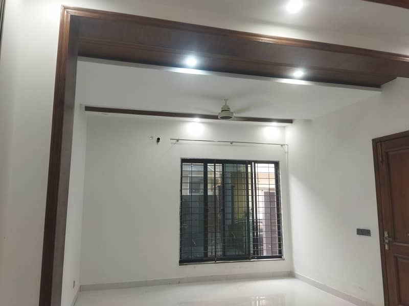 10 marla lower portion available for rent in shadaab garden main ferozpur road Lahore 35