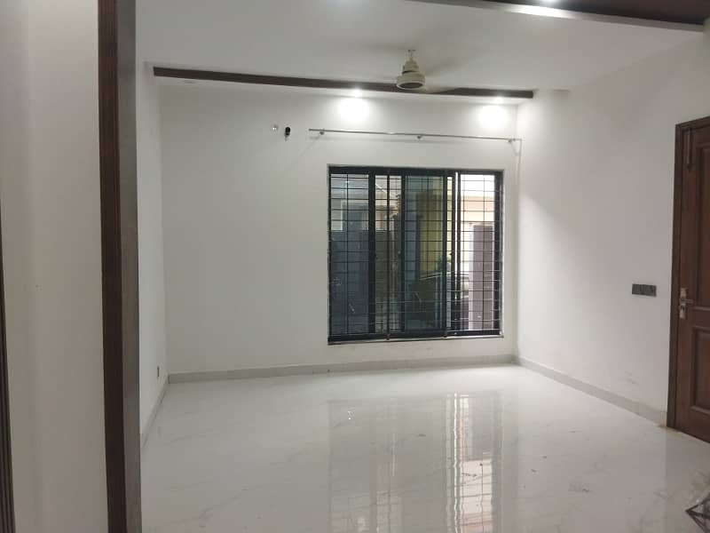 10 marla lower portion available for rent in shadaab garden main ferozpur road Lahore 36