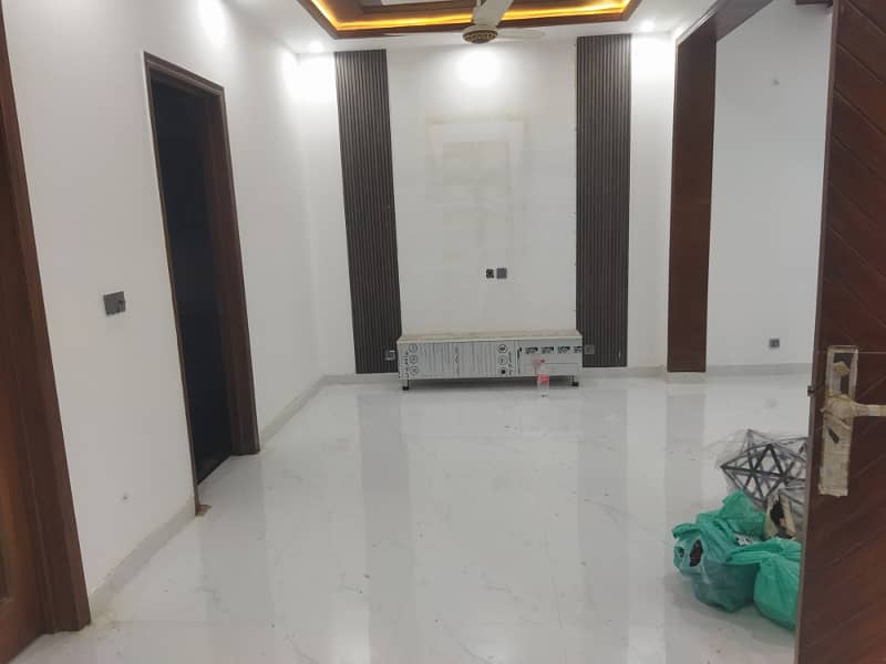 10 marla lower portion available for rent in shadaab garden main ferozpur road Lahore 38