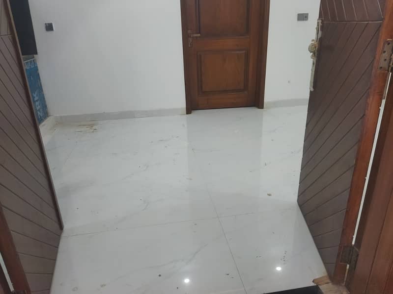 10 marla lower portion available for rent in shadaab garden main ferozpur road Lahore 41