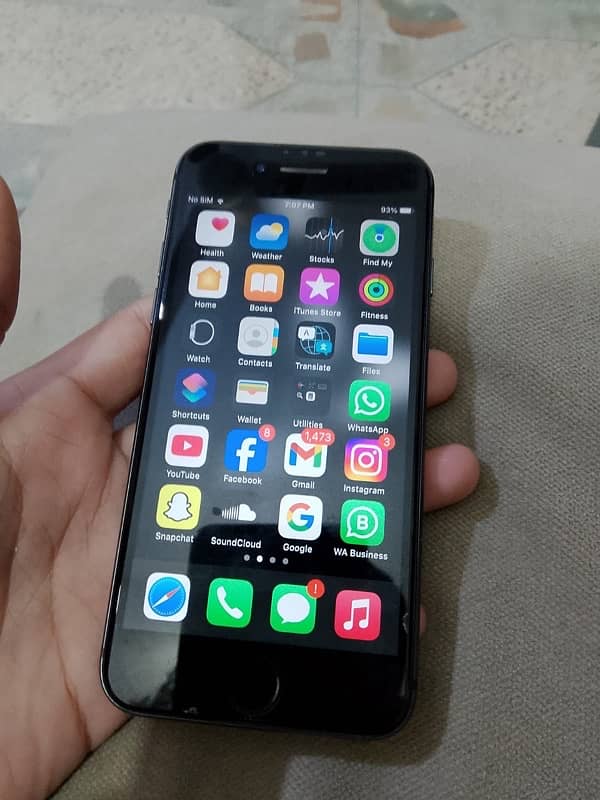 iPhone 8 non pta 10/10 condition 2