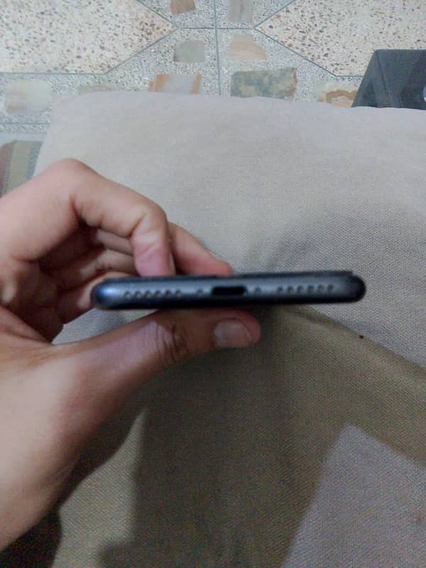 iPhone 8 non pta 10/10 condition 5