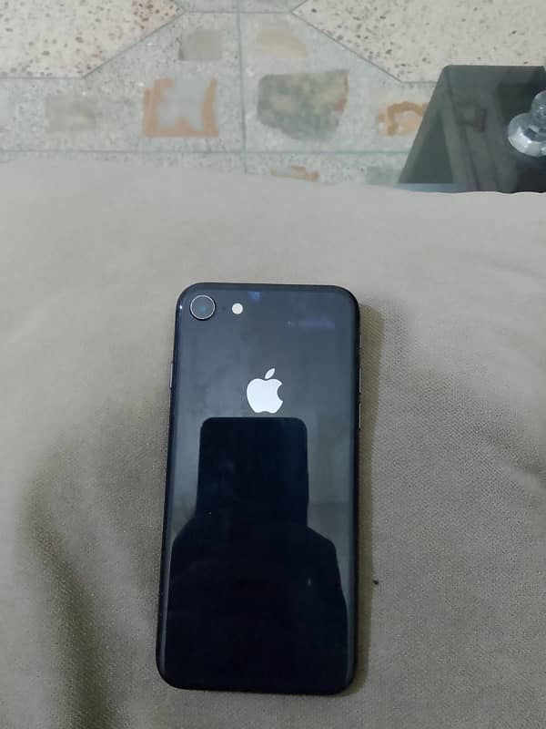 iPhone 8 non pta 10/10 condition 6