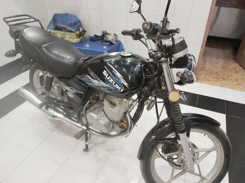 Suzuki Gs150 SE 2022 model Islamabad number lush condition 8