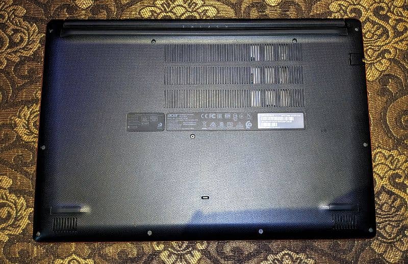 Acer Aspire A315 2020 model SSD+8gb Ram RadeonR3 4