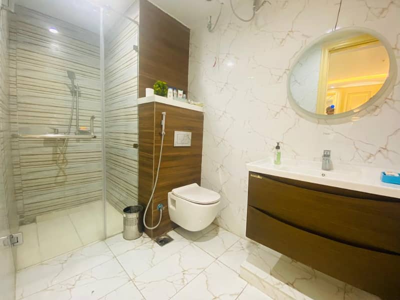 Luxurious Studio Apartment in Gold Crest Mall 5