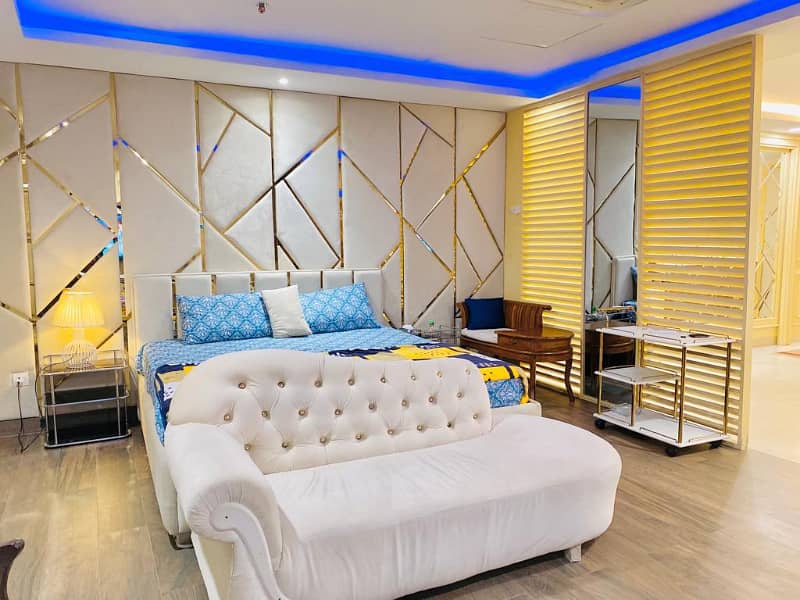 Luxurious Studio Apartment in Gold Crest Mall 8