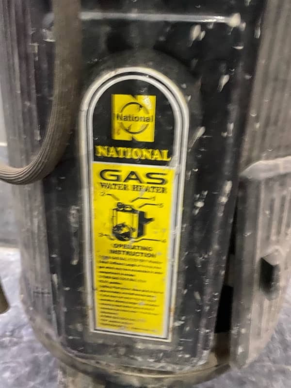 National Geyser 25 Gallons 2