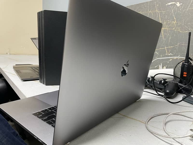 MACBook Pro 2019 - Core i9, 15 Inch 1