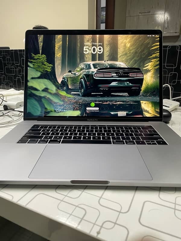 MACBook Pro 2019 - Core i9, 15 Inch 4