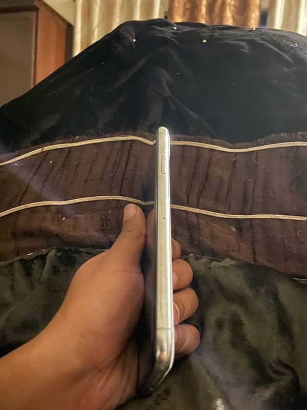 iPhone 11 pro max , PTA APPROVED 5