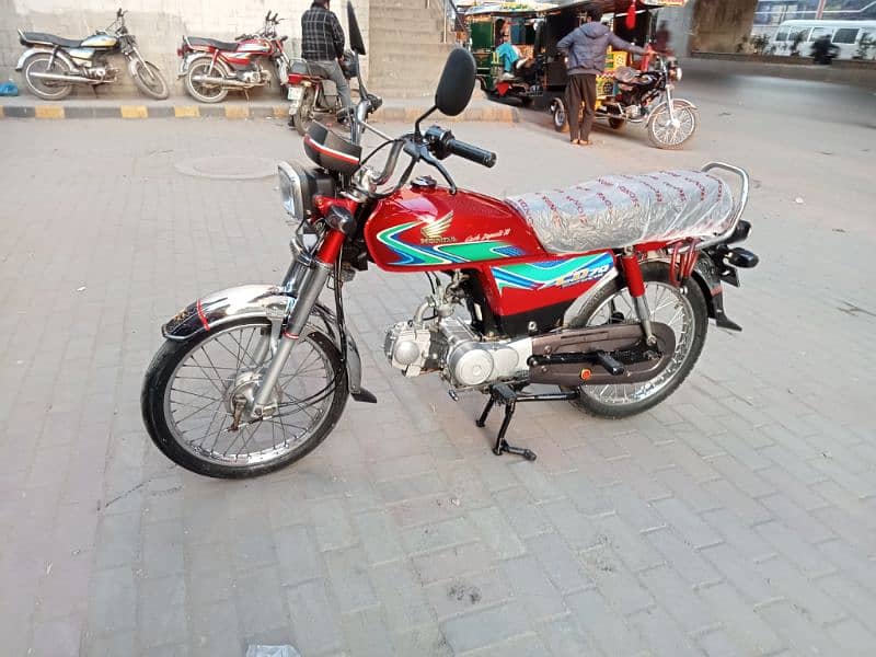 HONDA 70 BRAND NEW CONDITION 1