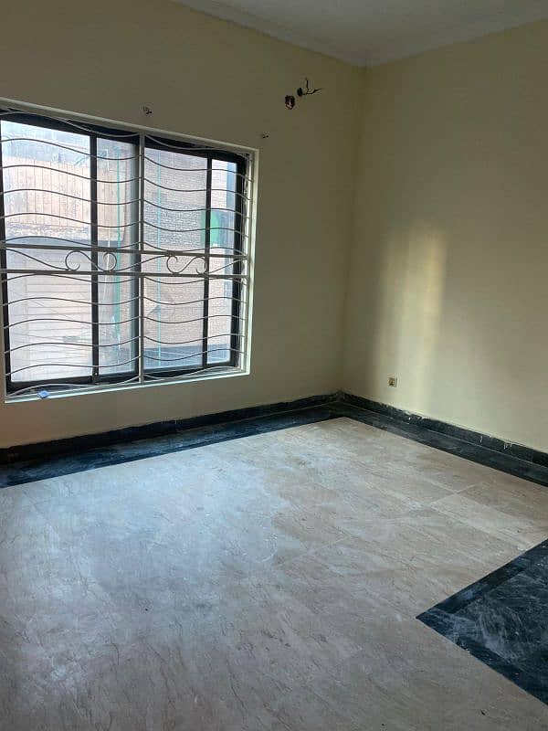 3bed Family Flat 4 rent in Muslim town near metro station 11