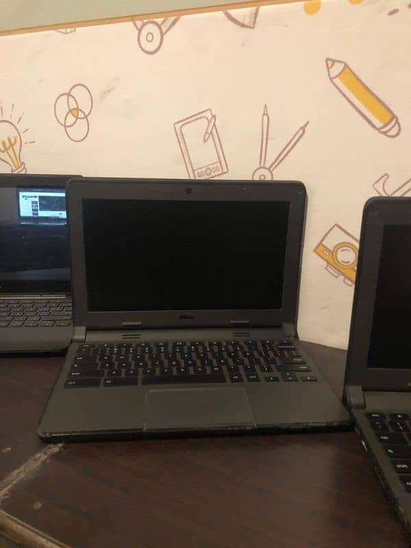 8 Chrome books 4x32 5