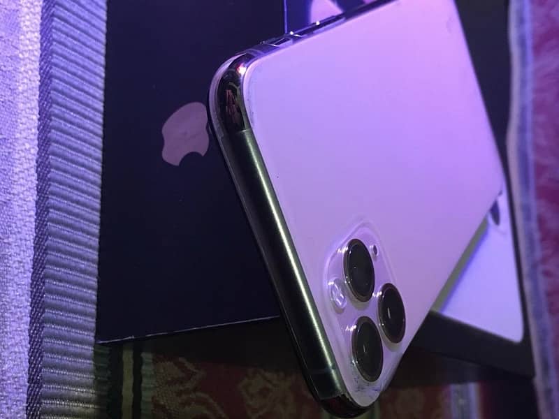 iphone 11 pro (golden) 4