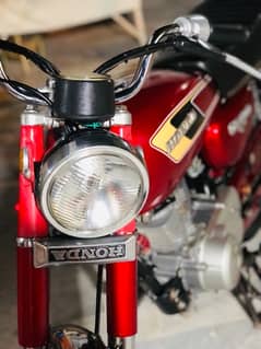 CB100 Honda 1976 model