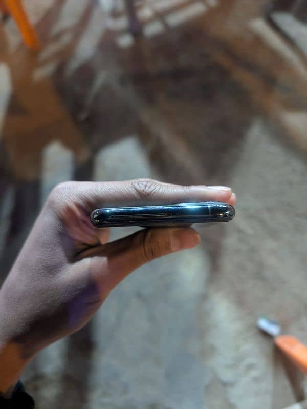 iPhone 11 pro pta approved 4