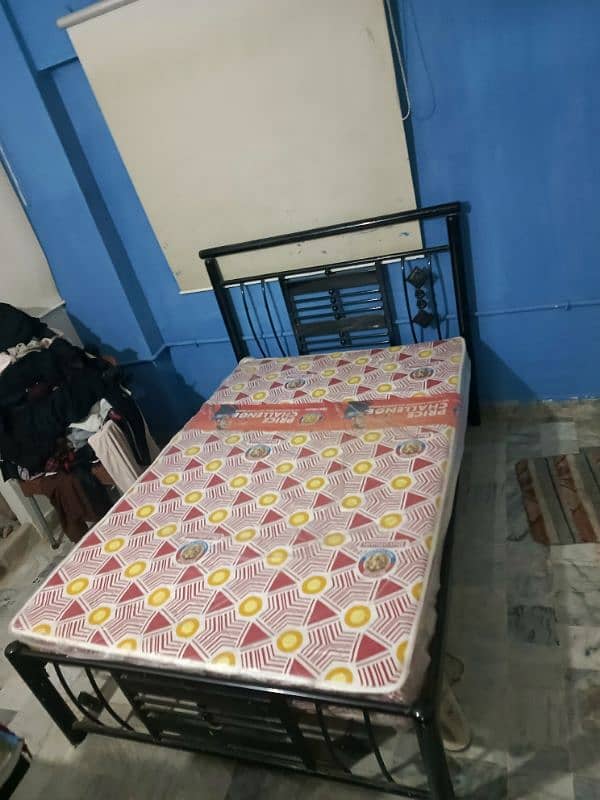 Iron bed 4Ft by 6ft with form 0