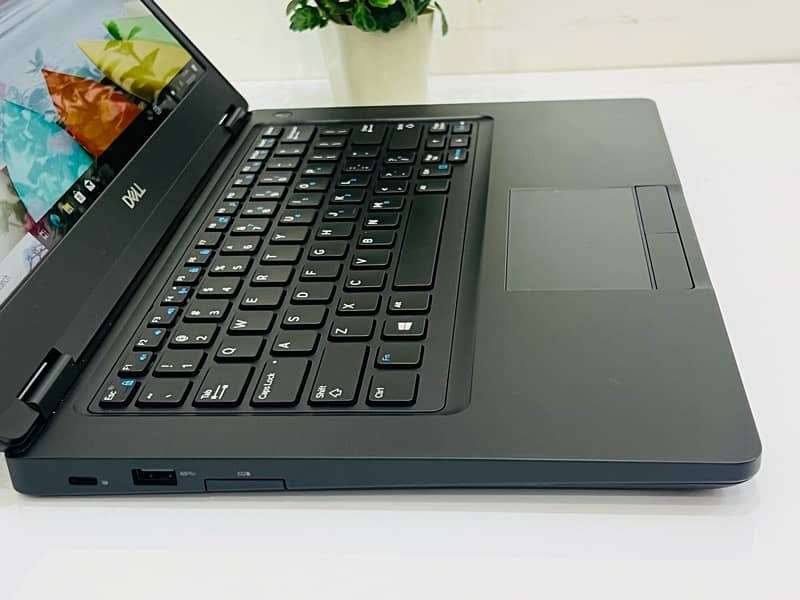 dell 5480 core i5 7th gen- HQ processor 2.8Ghz- FHD touch screen 8