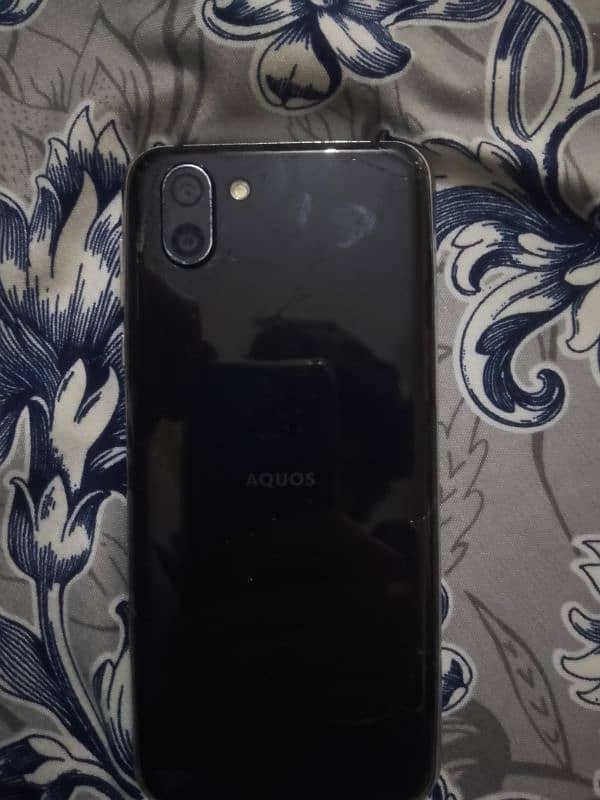 Sharp Aquos R2 Non PTA 1