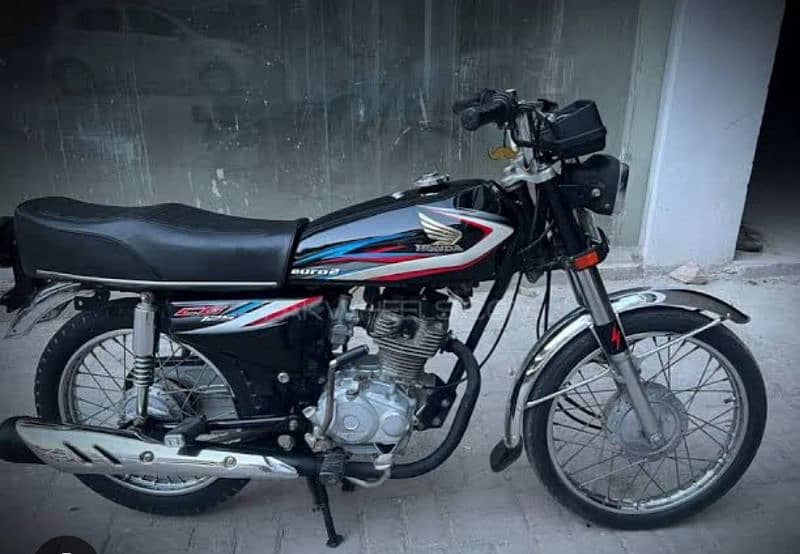 Honda CG 125, 2015 model, black colour 0