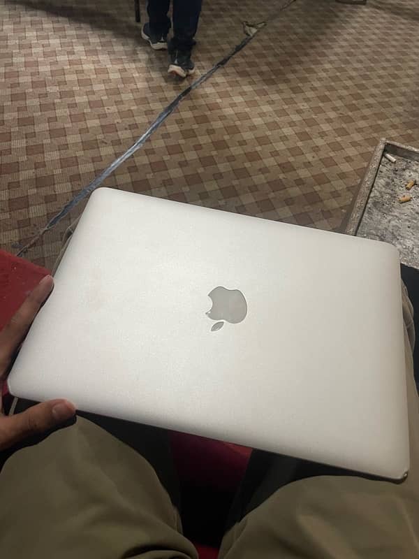 Mac Book core i5 4th generation 0