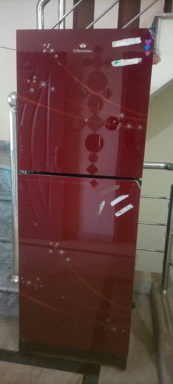 Electrolex Refrigerator Medium Size in Good Condition 0