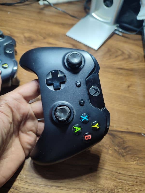 Genuine Xbox one controller 1