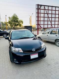 Toyota Corolla Axio 2014