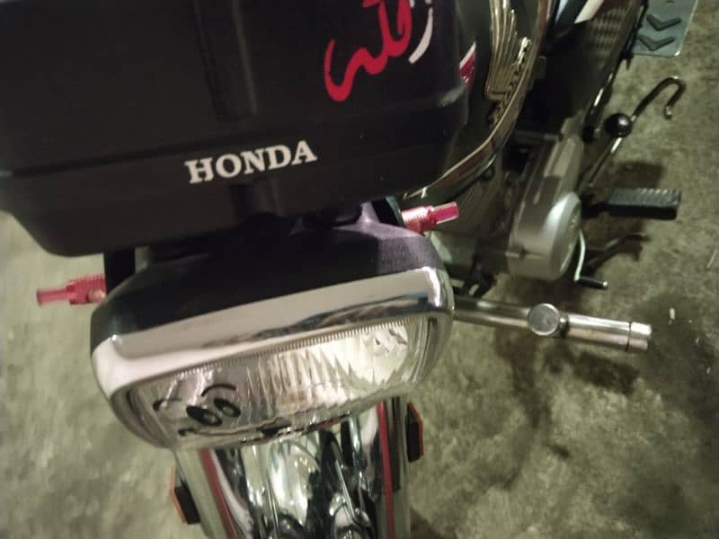 Brand New Honda 125 for sale, Condition 10/10,one hand used 4