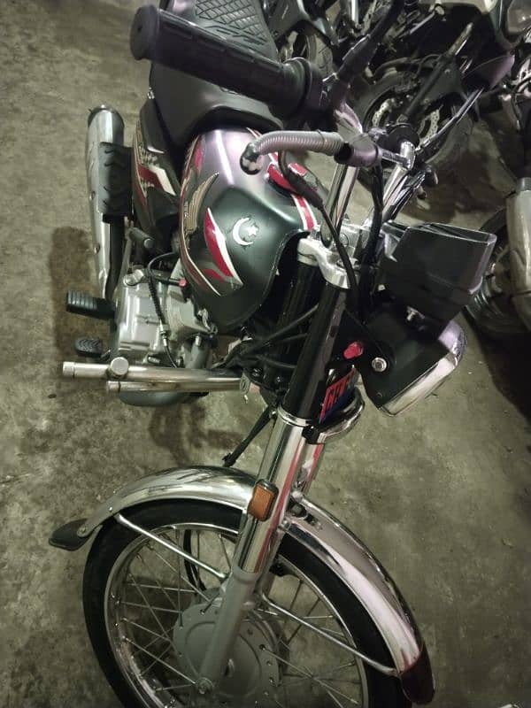 Brand New Honda 125 for sale, Condition 10/10,one hand used 6