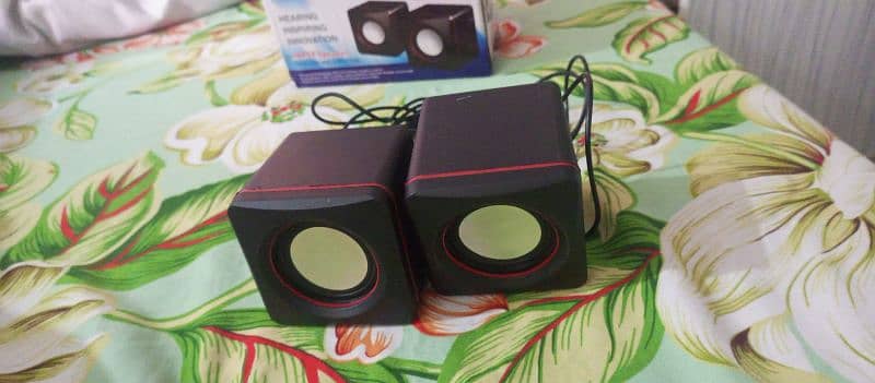 Ruizu speaker for sale Working properly 10/10 conditions 3