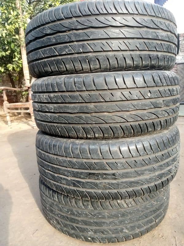 Hyundai Elantra tyre  2 month use hue hain 1