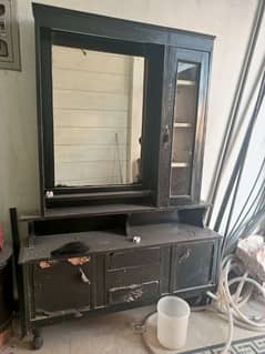 dressing table