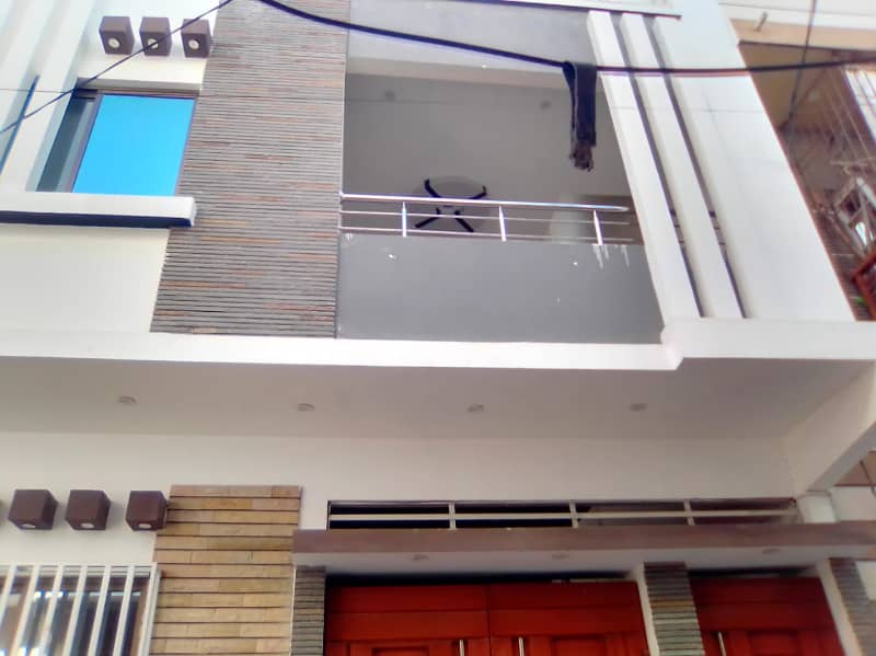 Brand new double story Bainglow for sale in saadi town scheme 33 1