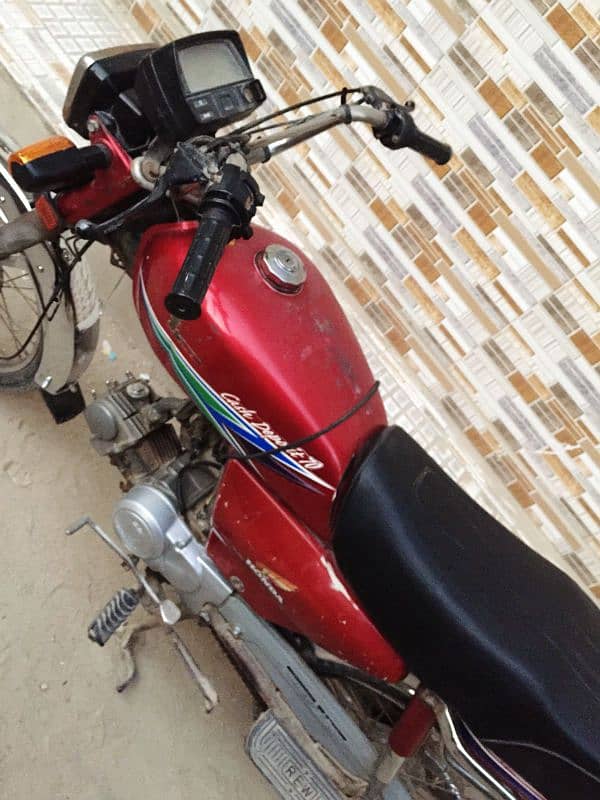 I am selling my genuine Honda CD 70 2