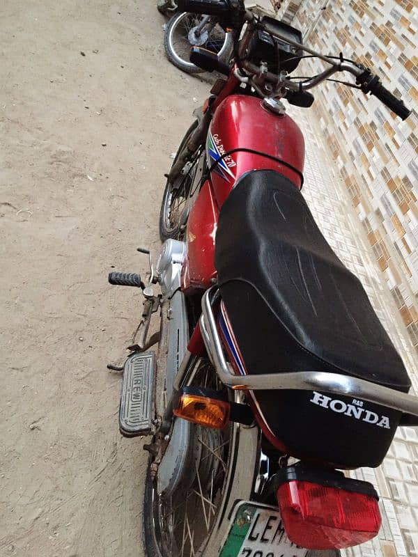 I am selling my genuine Honda CD 70 4