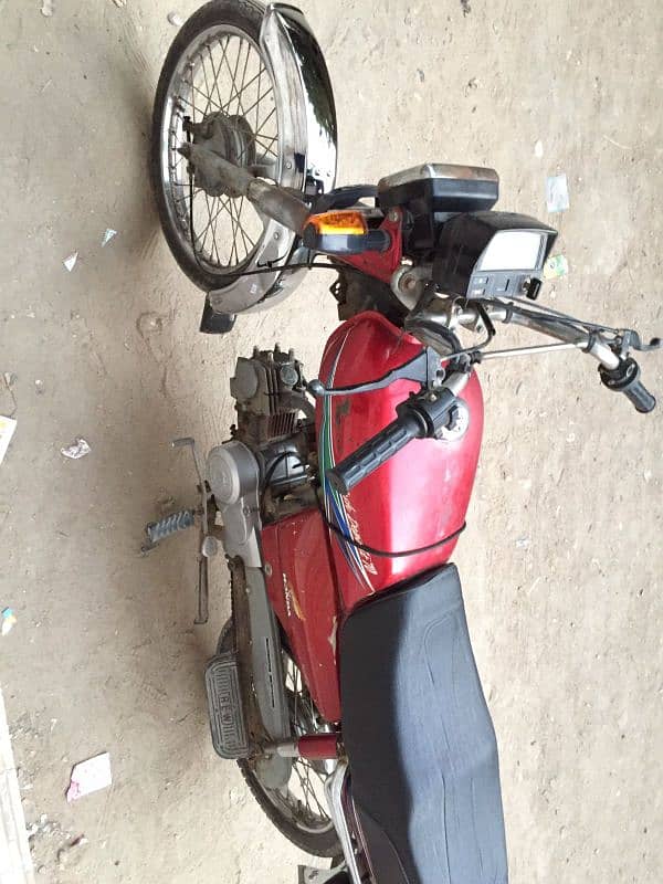 I am selling my genuine Honda CD 70 9