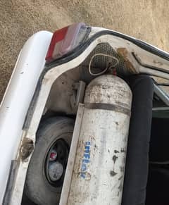 CNG kit with cylinder in running condition