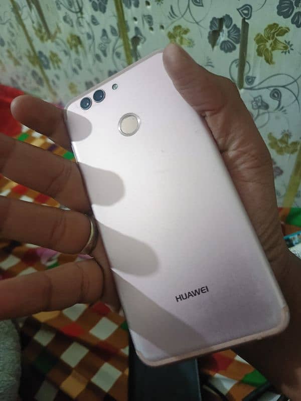 Huawei Nova 2 plus 6/128 9