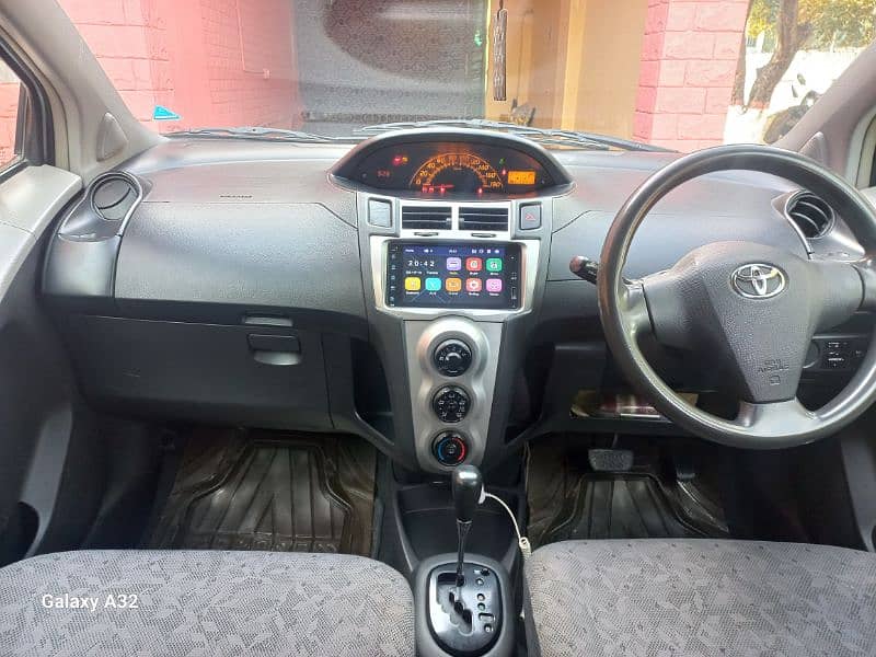 Toyota Vitz 2008 4