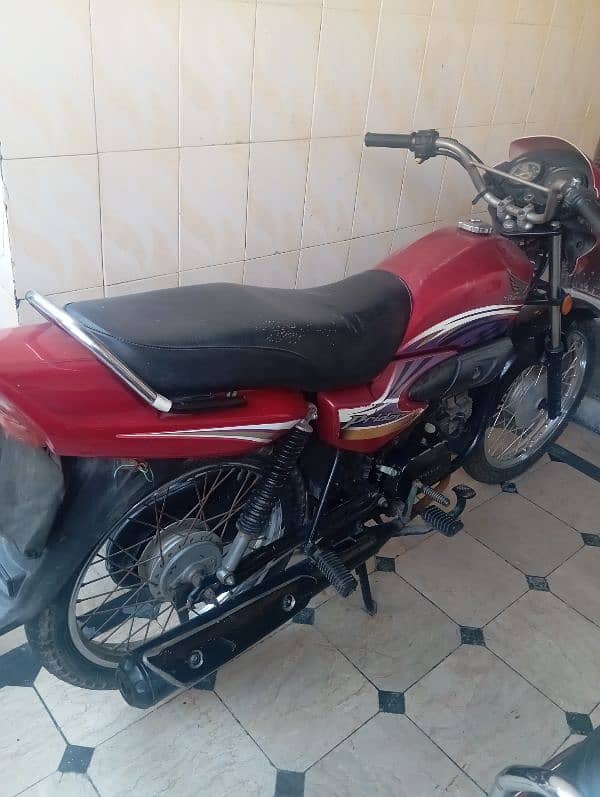 Hona bike 100CC 1